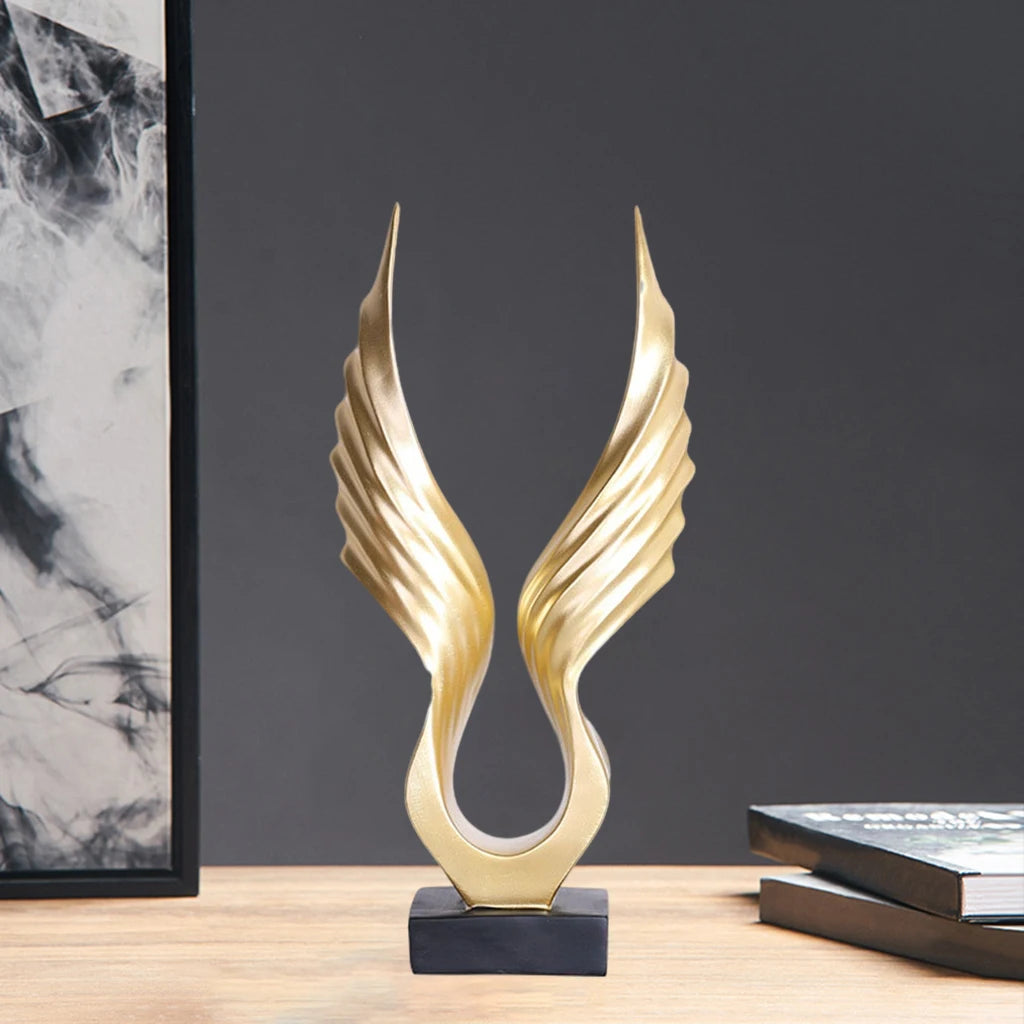 Engelsflügel-Statue – Abstrakte goldene Skulptur aus Resin für elegante Wohnraumdeko